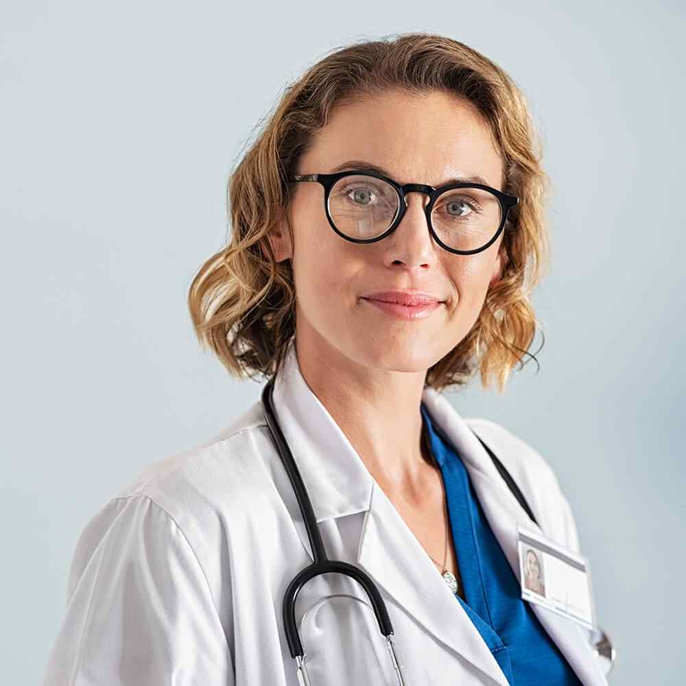 https://hiwebseo.com/wp-content/uploads/2021/08/team_03.jpg